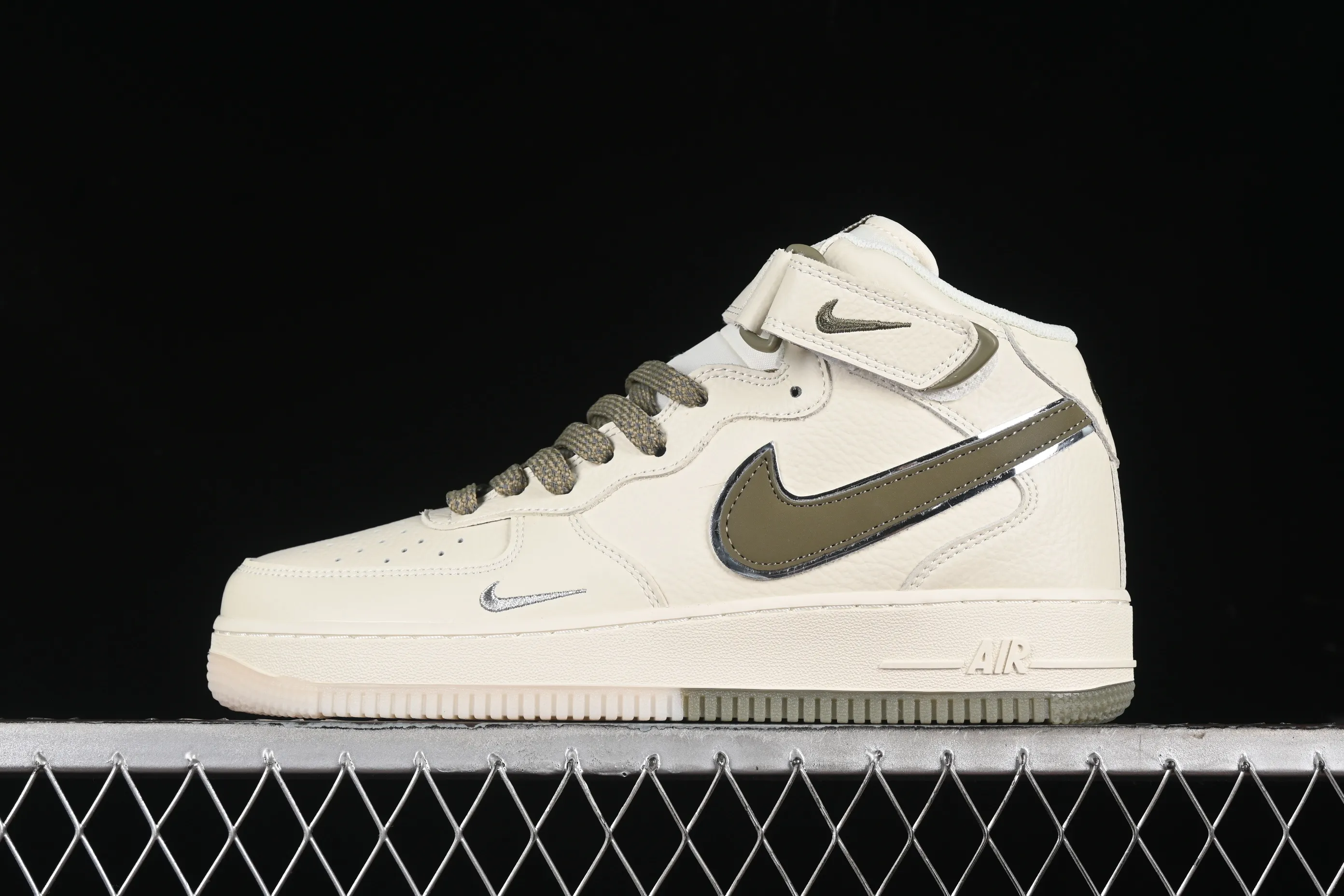 All categories Nk Air Force 1 Air Force series Nk Air Force 1 Mid Air Force mid-top Nk Air Force 1'07 Mid rice army green two-color bottom Starry Air Force One mid-top casual sneakers XL0236-231